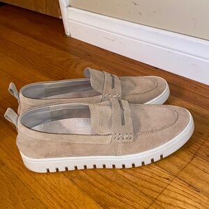 Vionic Uptown Loafter Sand/Tan Suede